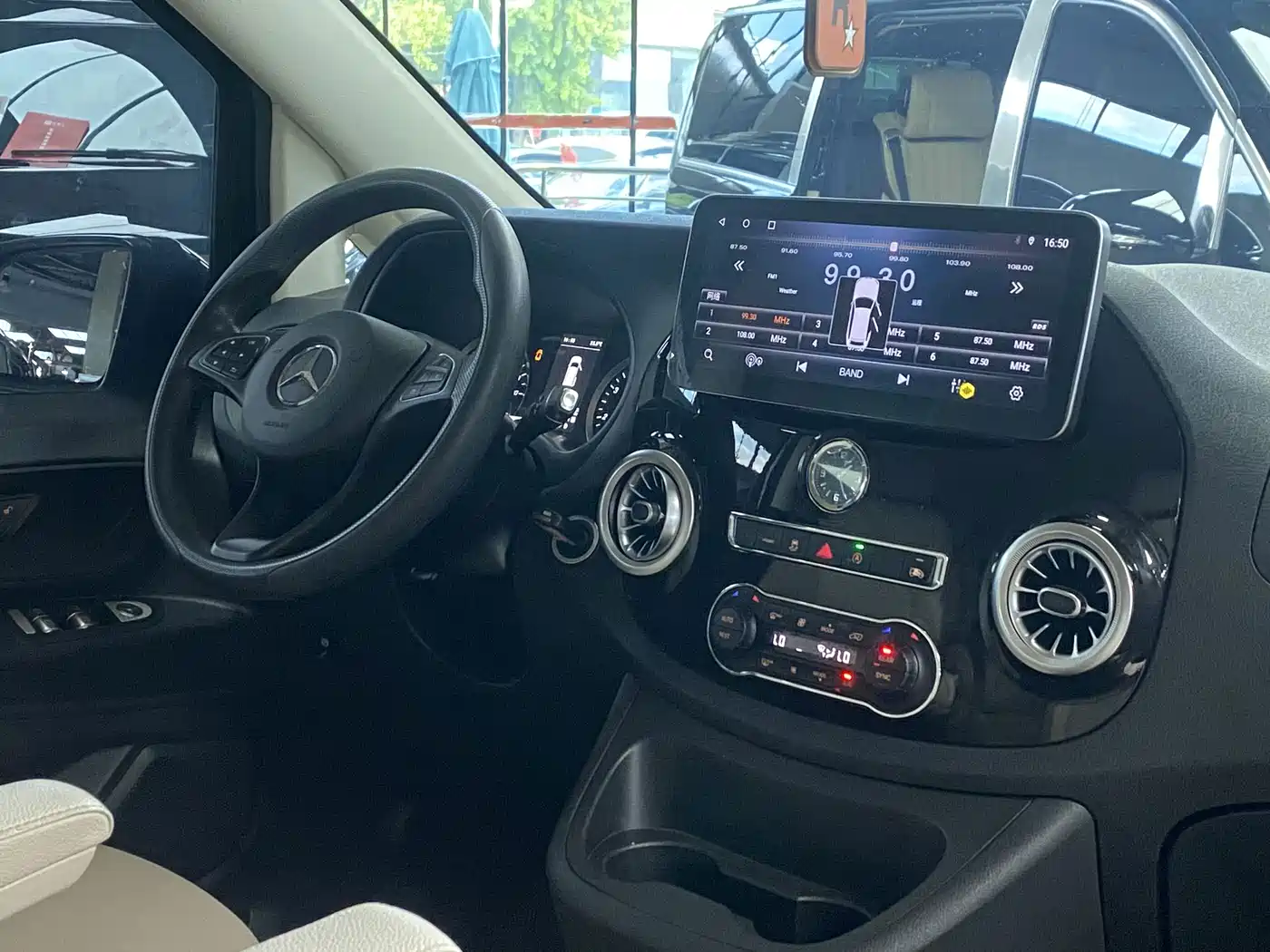 Photo 6 - Mercedes-Benz Vito