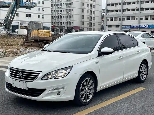 PEUGEOT 408