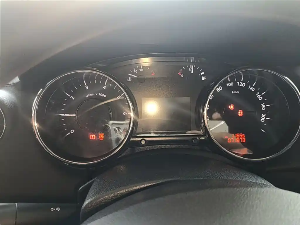 Peugeot 3008 2015 2.0L Manual Classic Edition фото 12