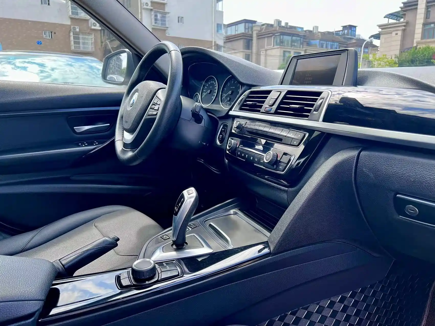 Фото 16 - BMW 3 Series