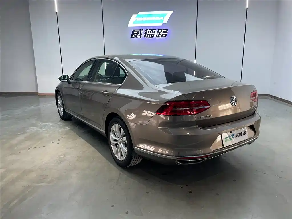 Volkswagen Magotan 2018 330TSI DSG Luxury фото 5