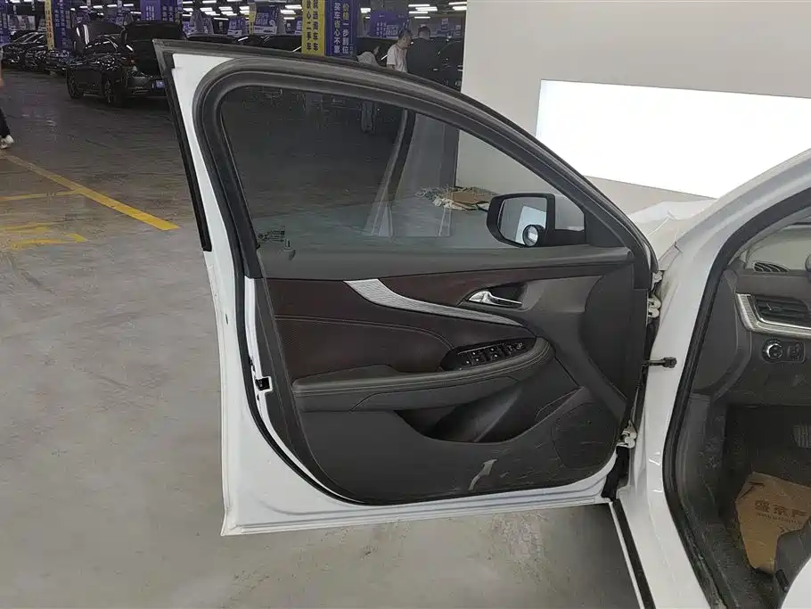 Chevrolet Malibu 2017 1.5T Automatic Luxury Edition фото 7