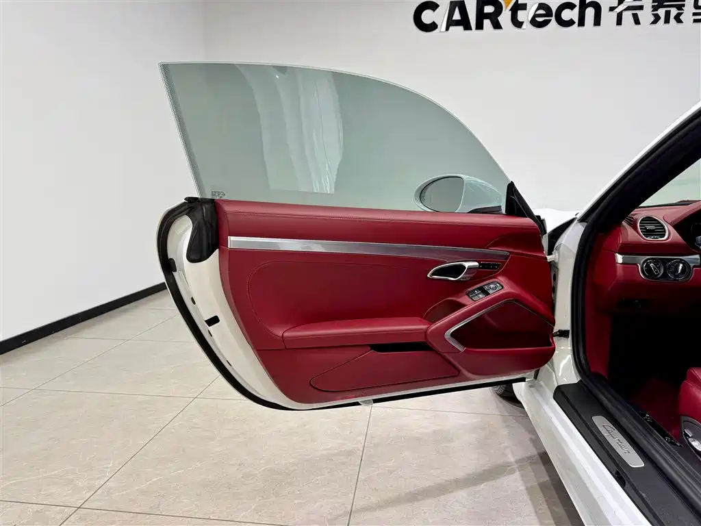 Porsche 718 2020 Cayman 2.0T фото 15