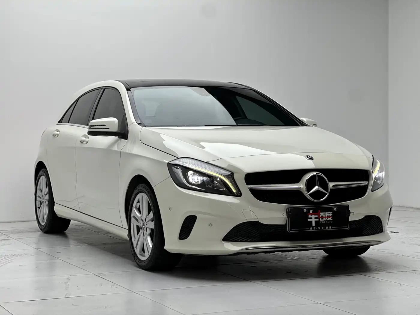Mercedes-Benz A-Class (Import) 2017 A 200 Dynamic Edition фото 3