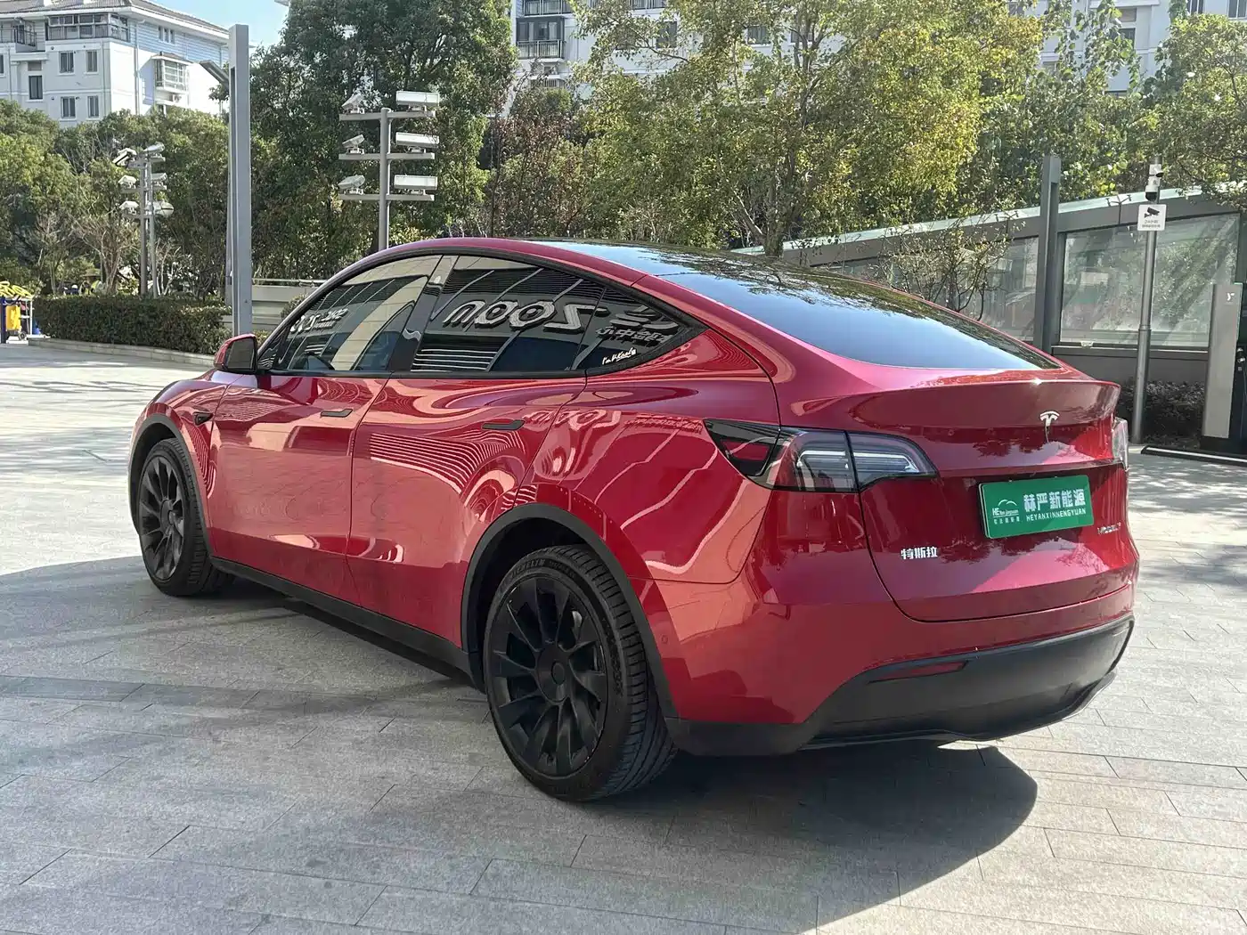 TESLA MODEL Y