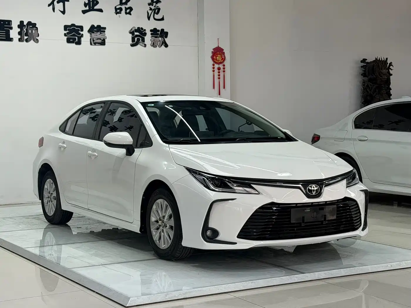 Toyota Corolla 2021 TNGA 1.5L CVT Elite Edition фото 3