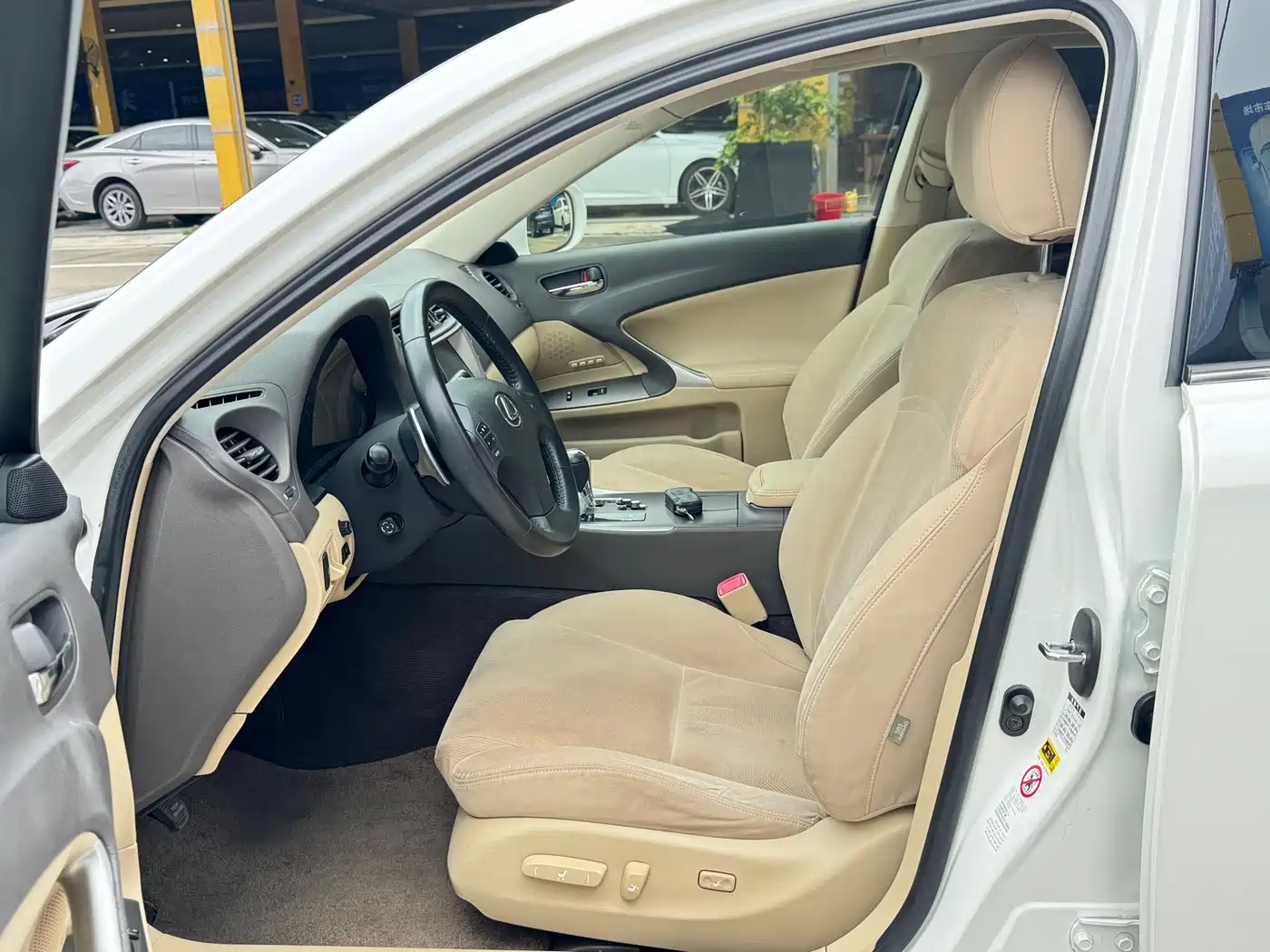 Lexus IS 2009 300 фото 4