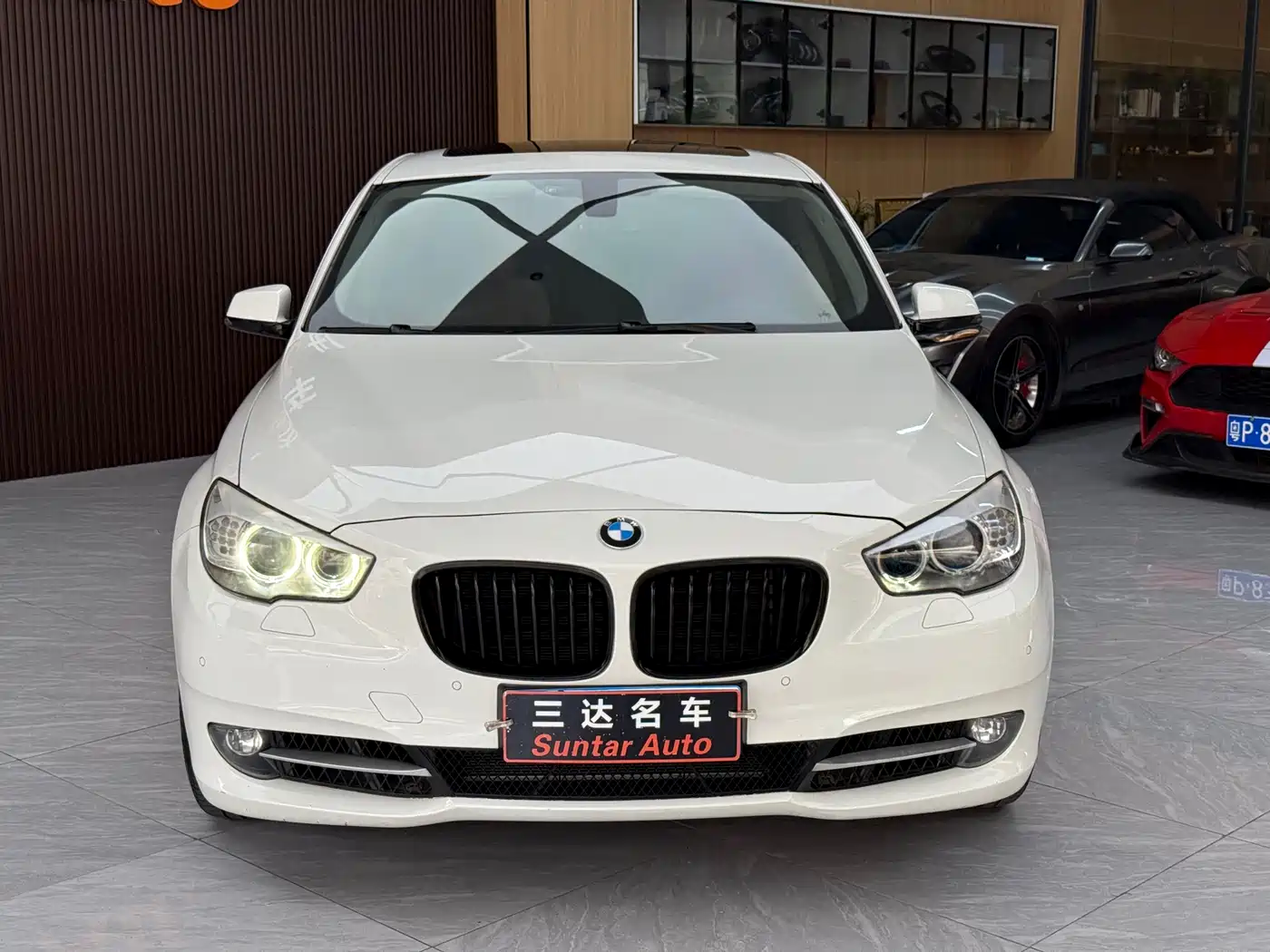 BMW 5 Series GT 2013 535i Elegance фото 2