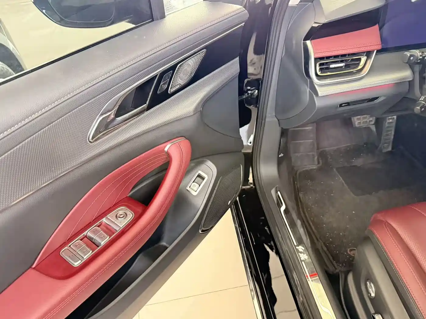 Hongqi H5 2024 2.0T Automatic Smart Connect Flag Enjoy Edition фото 6