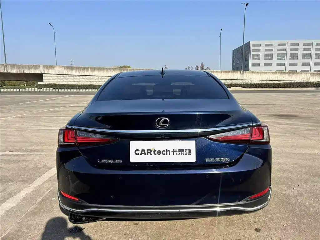Lexus ES 2020 200 Excellence фото 5