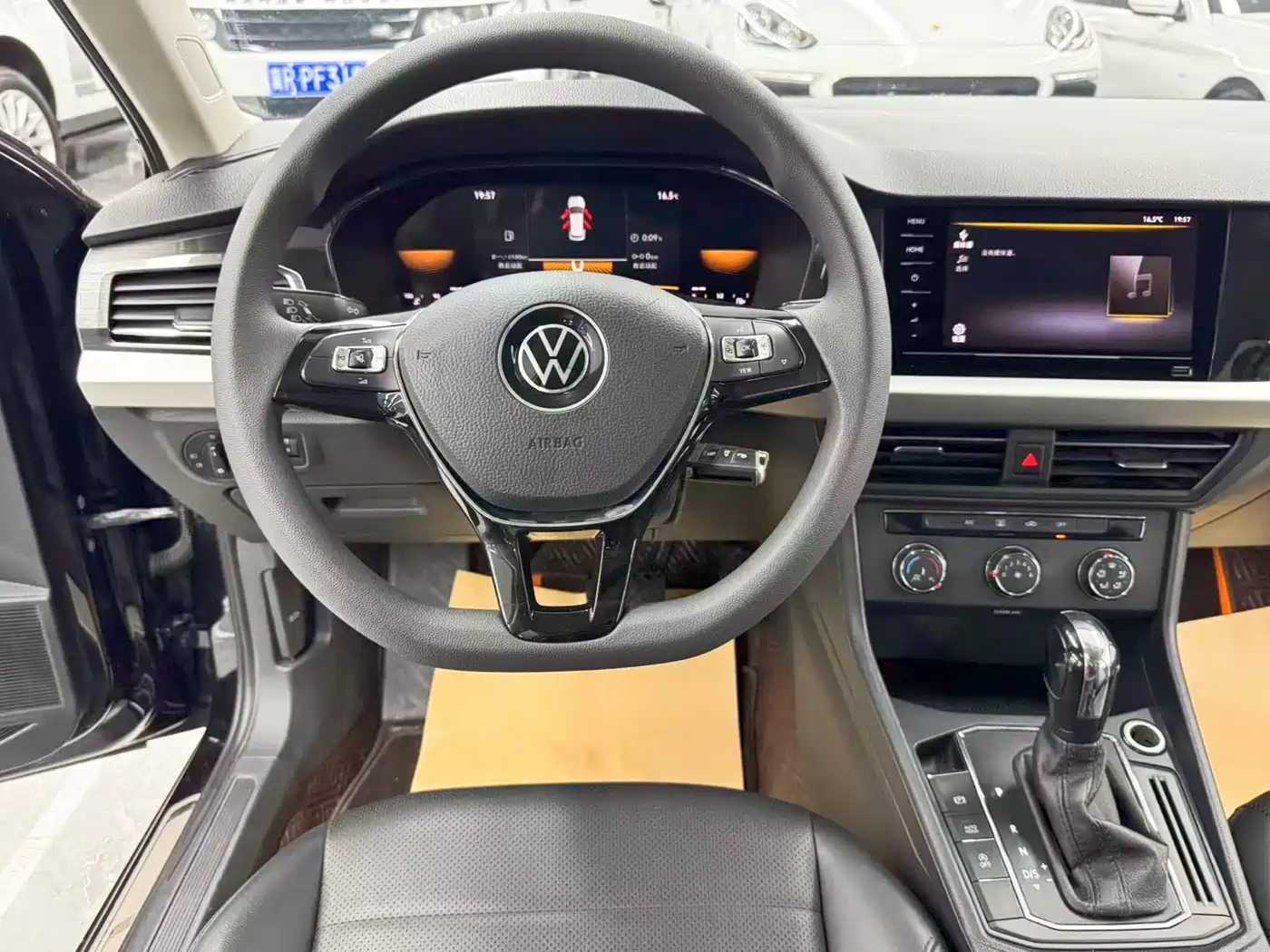 Volkswagen Lavida 2021 1.5L Auto Comfort Edition фото 16