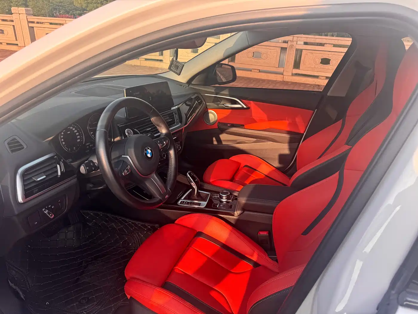 BMW 1 Series 2021 125i M Sport Black Night Edition фото 4