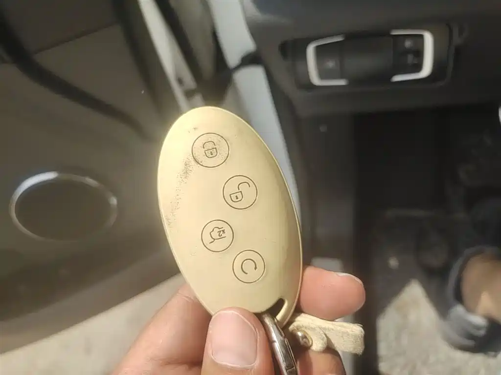 BYD Yuan 2017 1.5L Auto Cool Connect фото 9