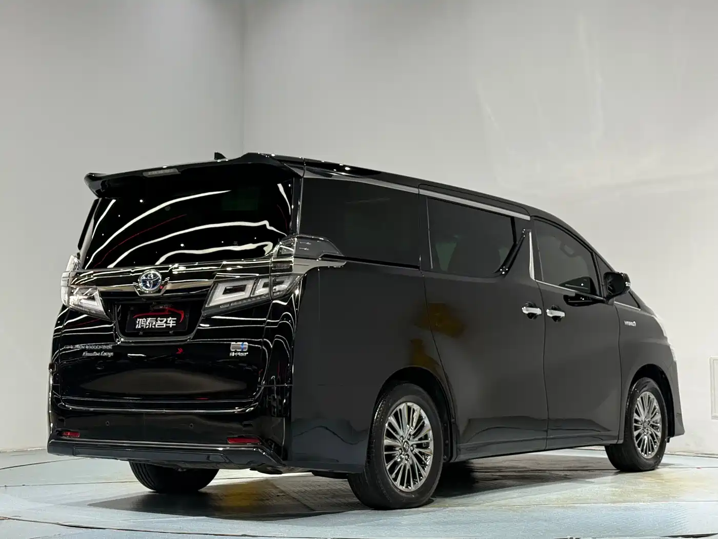 Toyota Vellfire 2021 Crown Hybrid 2.5L HV Premium Edition фото 22