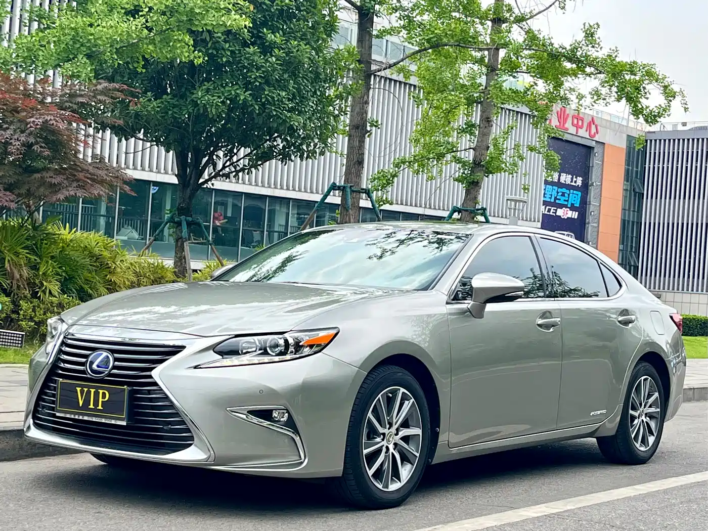 Lexus ES 2015 300h Comfort Edition