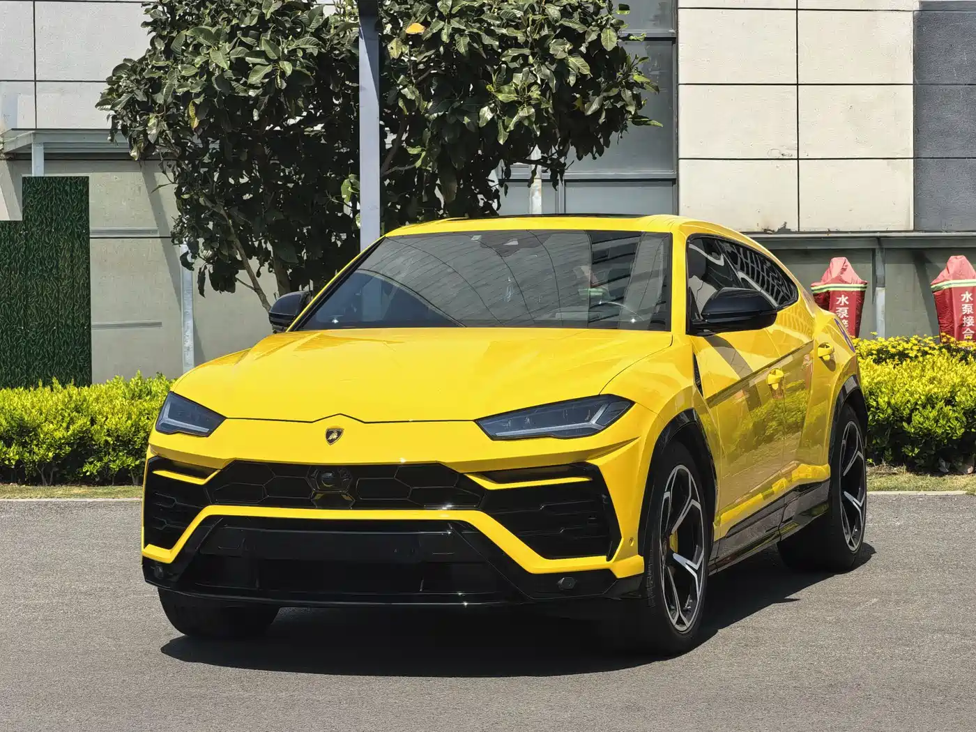 LAMBORGHINI URUS