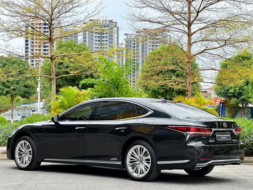 Lexus LS 2018 500h Executive Edition China VI фото 6