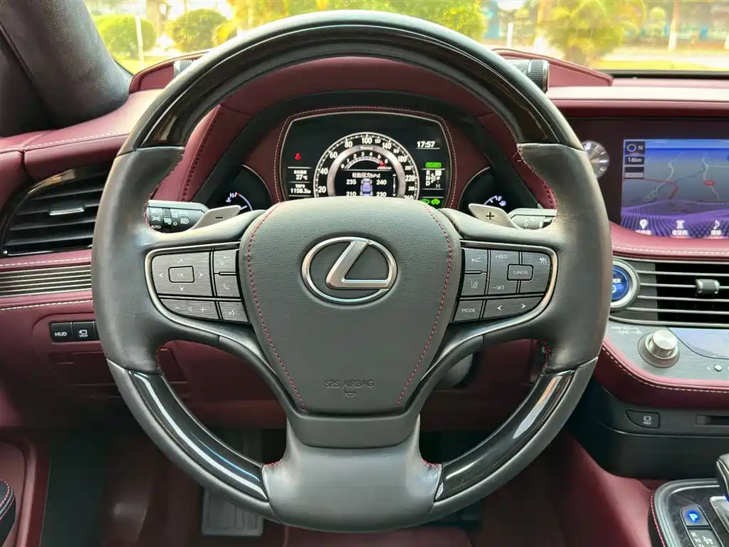 Lexus LS 2018 500h Executive Edition China VI фото 24