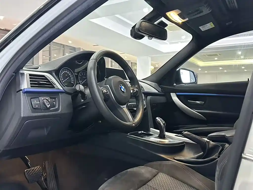 BMW 3 Series 2018 320i M Sport Package фото 12