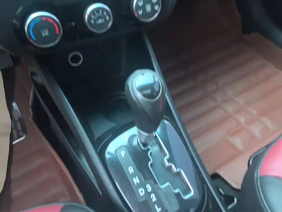 Kia K2 2015 Hatchback 1.4L AT GLS фото 16