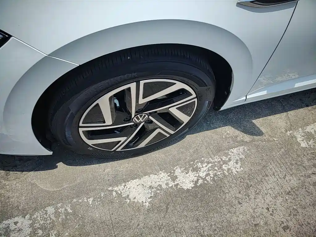 Volkswagen Sagitar 2023 300TSI DSG Surpassing Edition фото 23