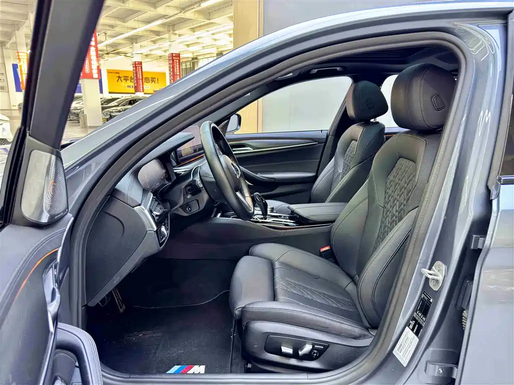 BMW 5 Series (Import) 2021 525i M Sport Package фото 8