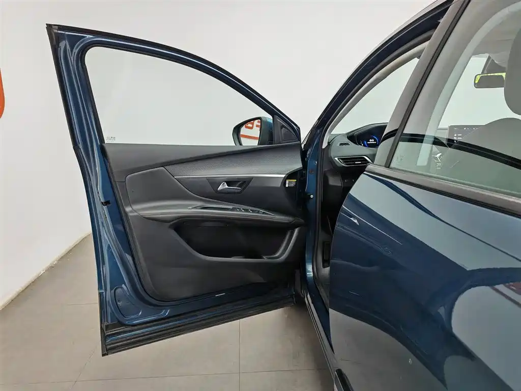 Peugeot 5008 2017 380THP 7-seat Elite Edition фото 8