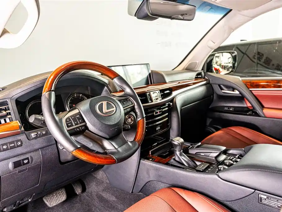 Lexus LX 2017 570 Prestige Luxury фото 6