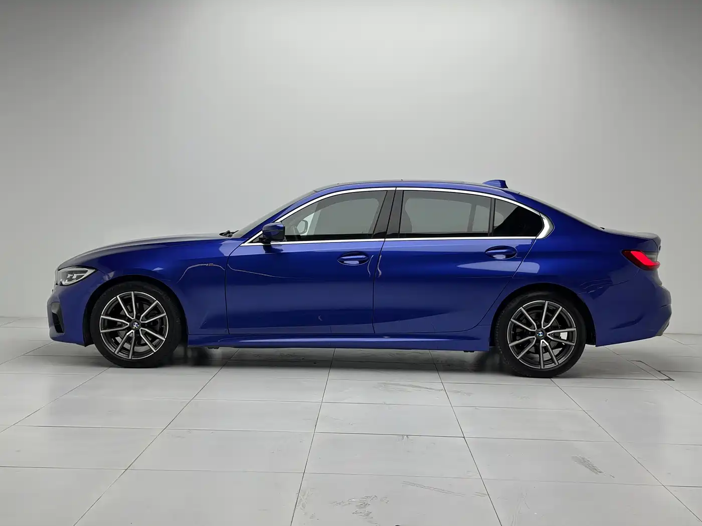 BMW 3 Series 2021 325Li M Sport Package фото 25