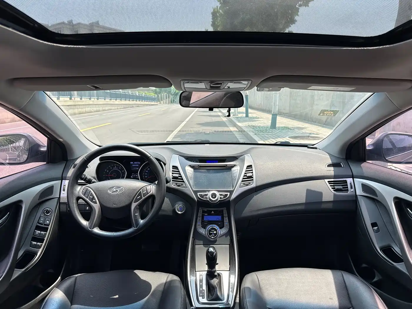 Hyundai Langdong 2013 1.6L Automatic Premium фото 14