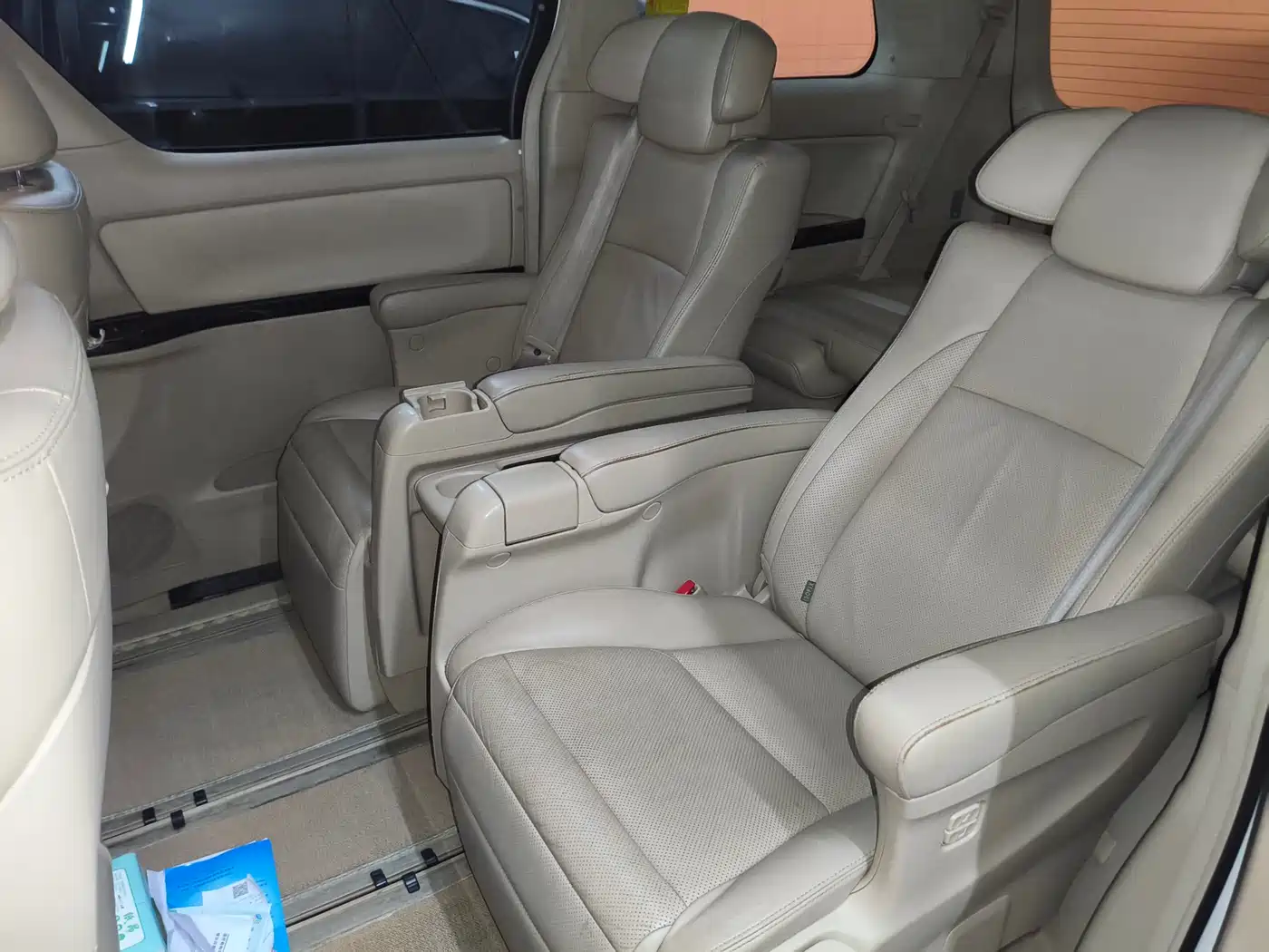 Toyota Alphard 2011 3.5L Luxury Edition фото 6