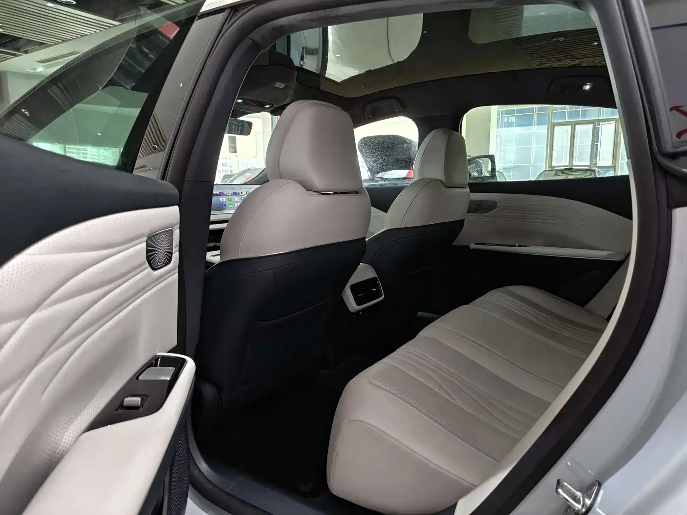 Geely Galaxy Galaxy E8 2024 665km RWD Starship Voyager Edition фото 13