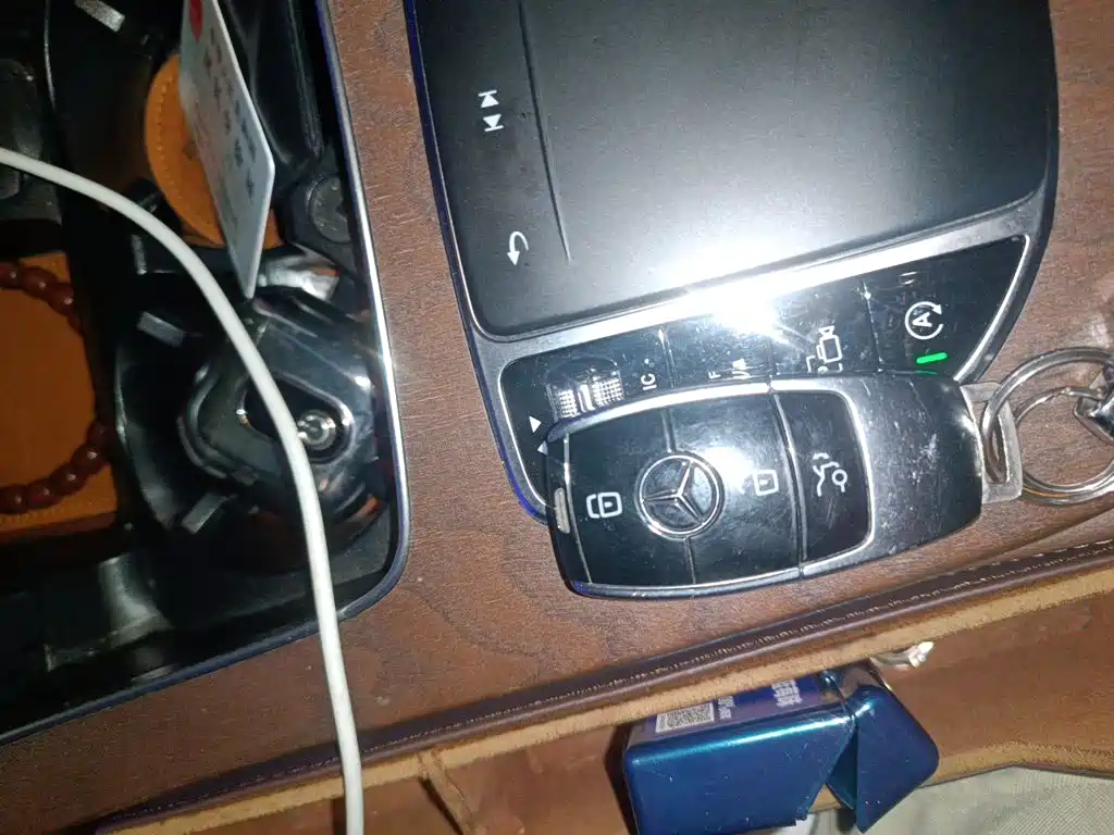 Photo 9 - Mercedes-Benz E-Class