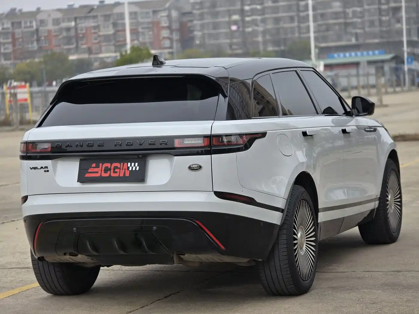 Land Rover Range Rover Velar 2022 250PS Golden Collector's Edition фото 13