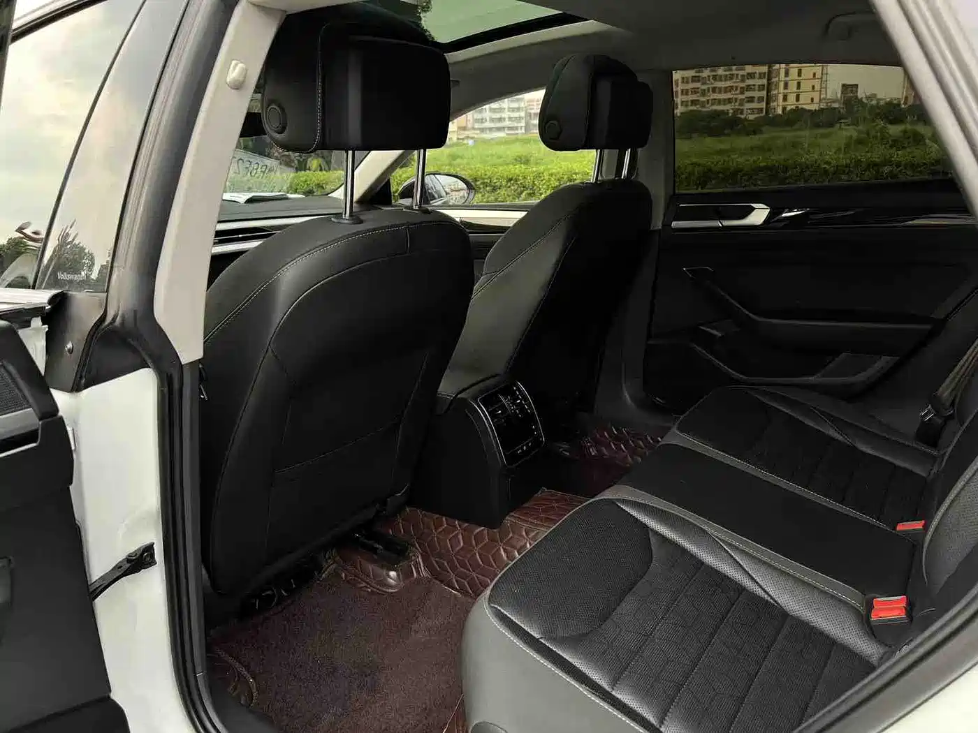 Volkswagen FAW-Volkswagen CC 2021 380TSI Eye-catching Edition 30th Anniversary фото 12