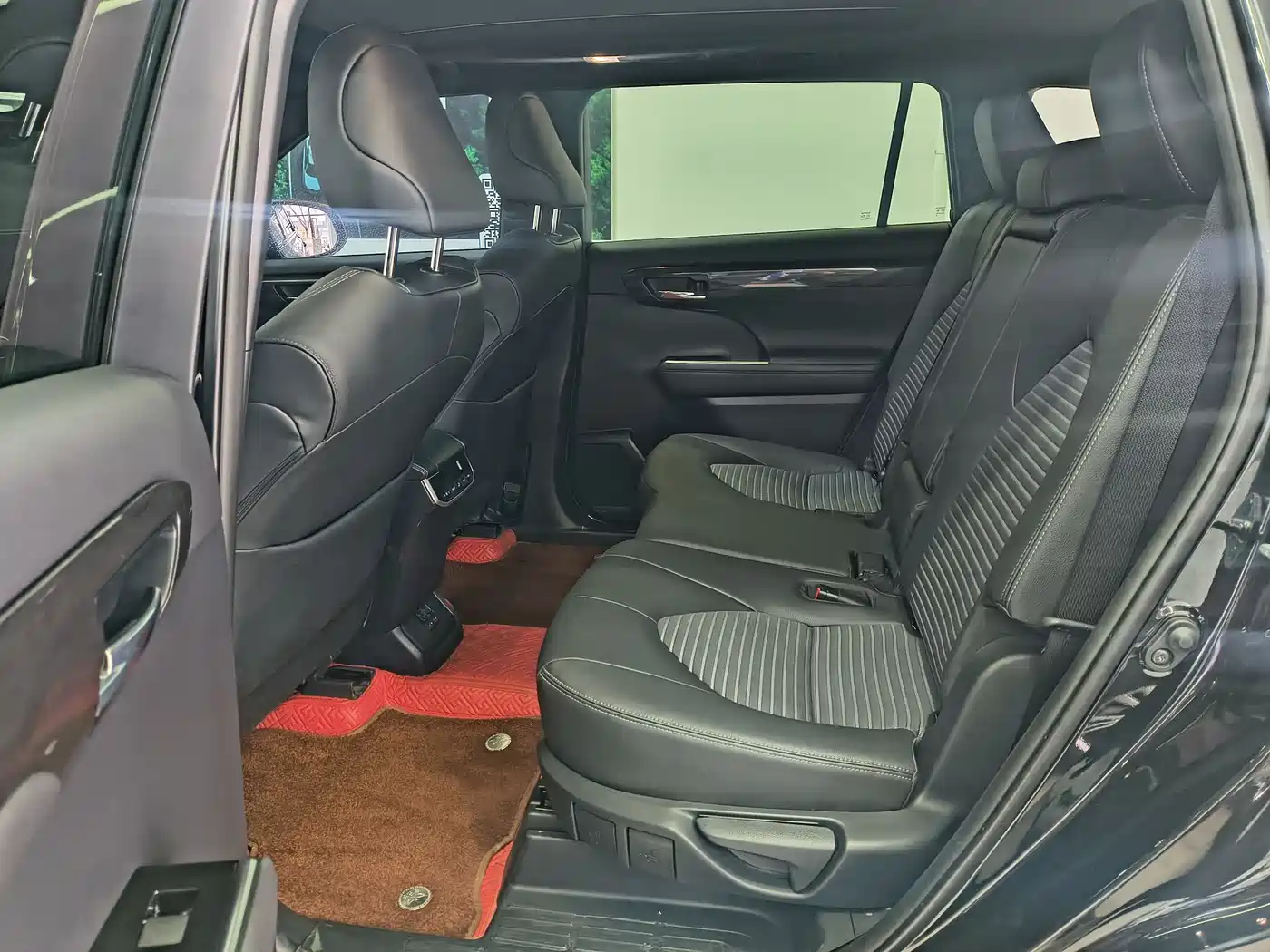 Toyota Crown Kluger 2022 2.0T 4WD Sporty Edition фото 17