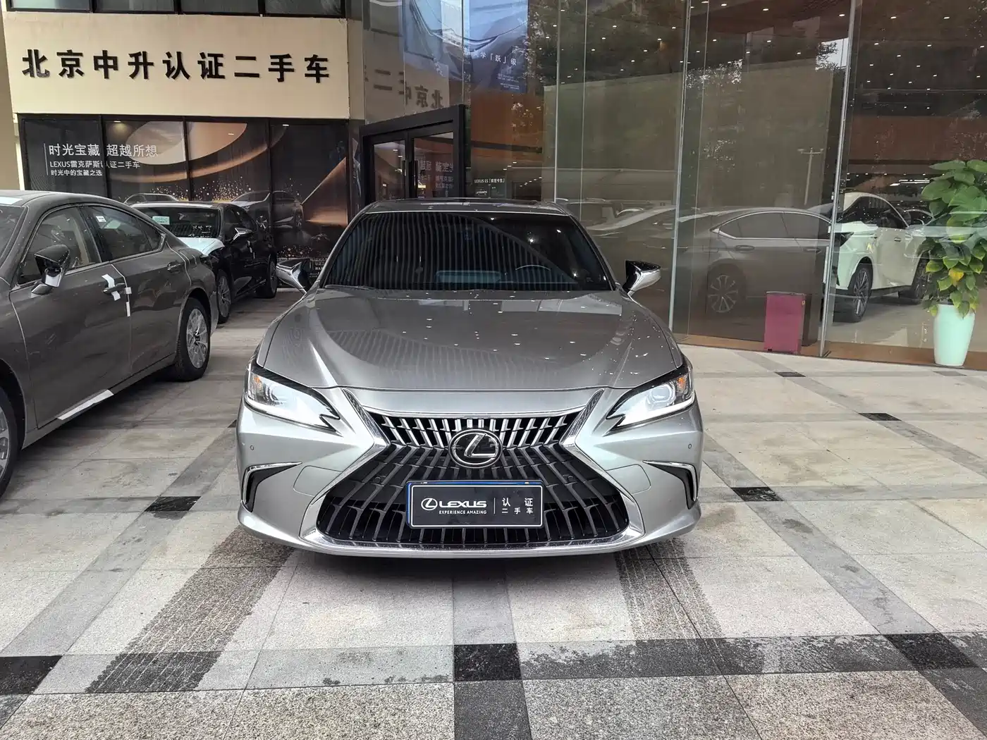 Lexus ES 2021 200 Luxury Edition фото 2