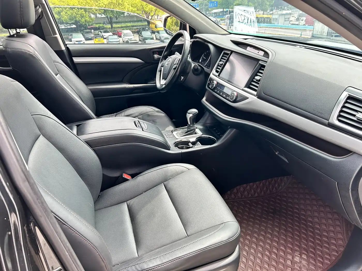 TOYOTA HIGHLANDER