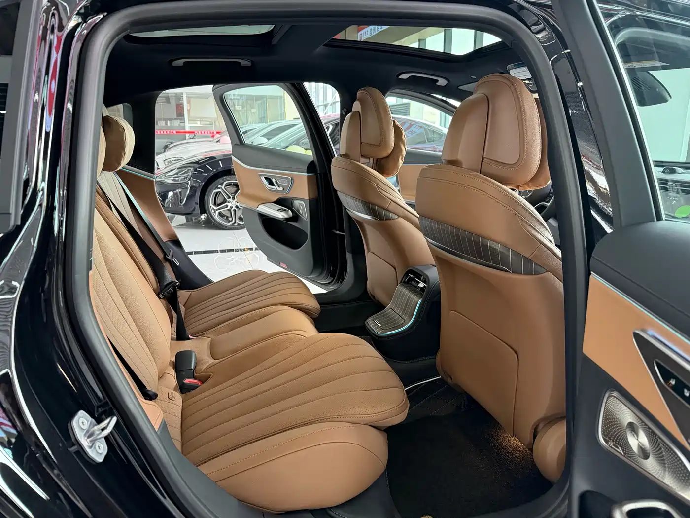 Mercedes-Benz E-Class 2026 E 300 L Luxury фото 11