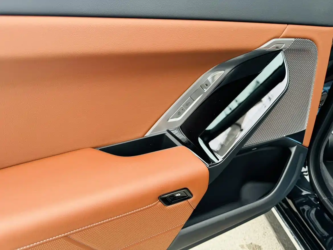 BMW 7 Series 2023 740Li Exclusive M Sport Package фото 17
