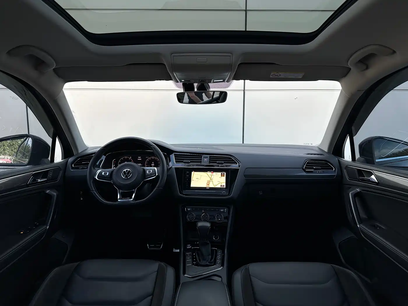 Volkswagen Tiguan L 2021 330TSI Automatic 2WD R-Line Premium фото 5