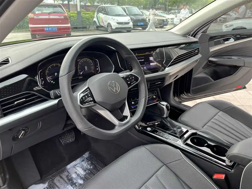 Volkswagen Passat 2024 380TSI Starlight Dragon Soaring Edition фото 10