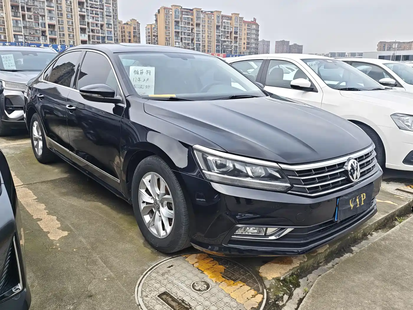 Volkswagen Passat 2016 330TSI DSG Honor Edition фото 3