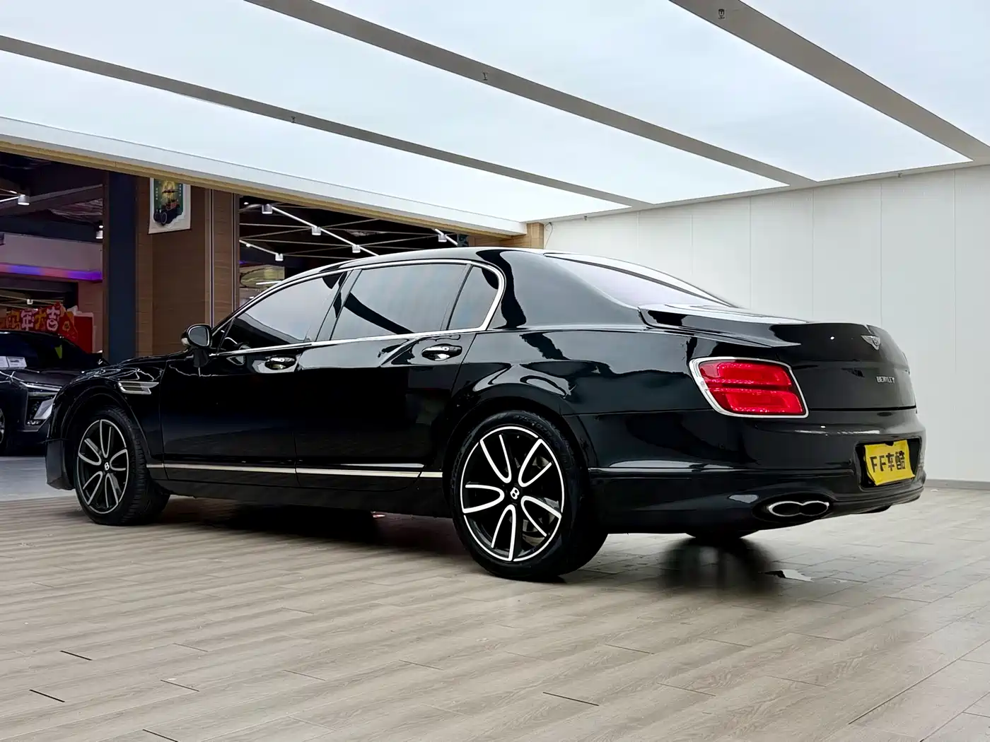 Bentley Flying Spur 2005 6.0T Standard Model фото 6