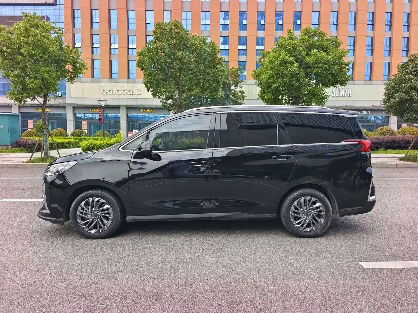 SAIC Maxus Maxus G50 2023 PLUS 1.5T Automatic Escort Edition фото 10