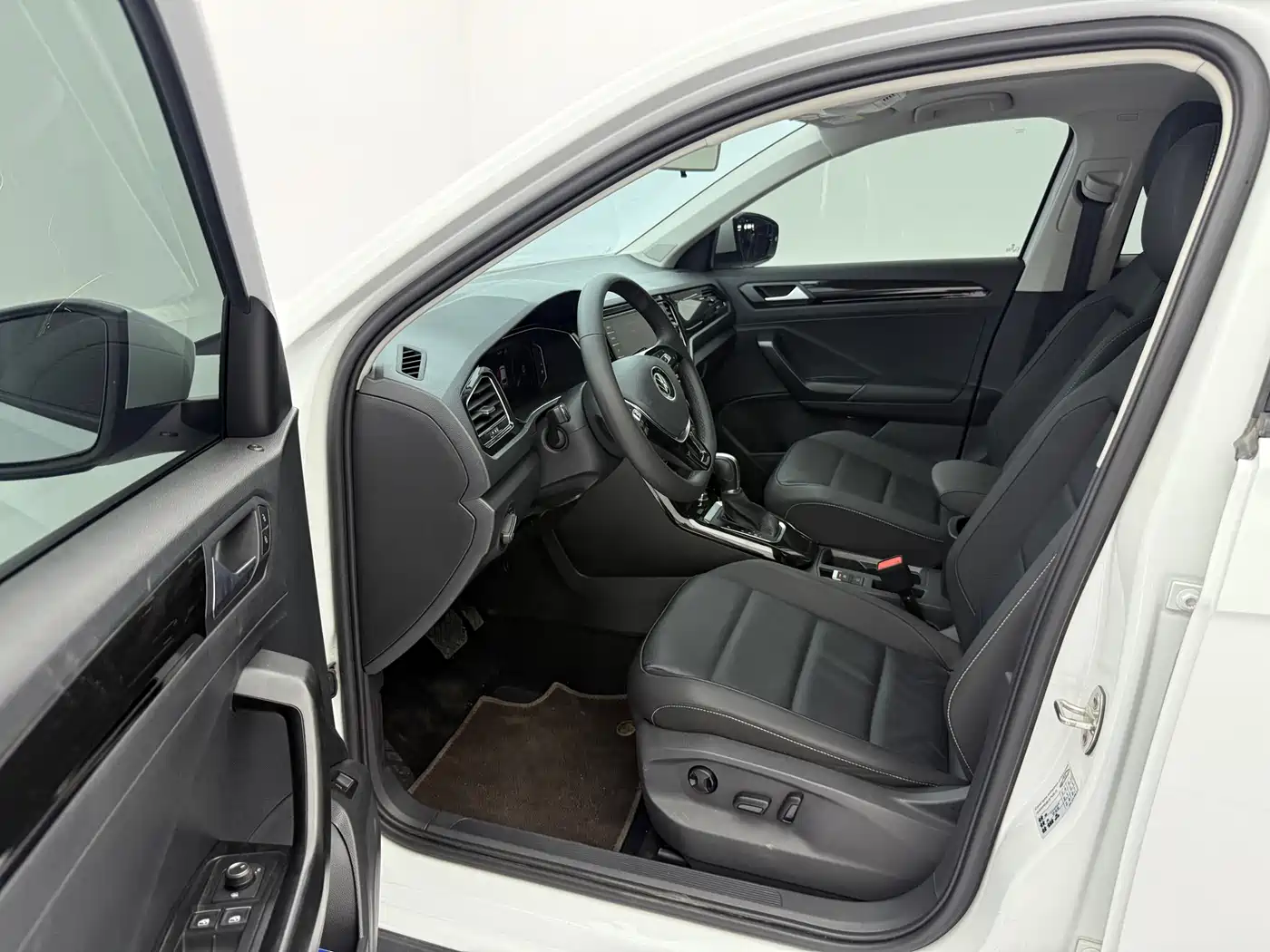 Volkswagen T-ROC 2022 280TSI DSG 2WD Comfort PLUS фото 20