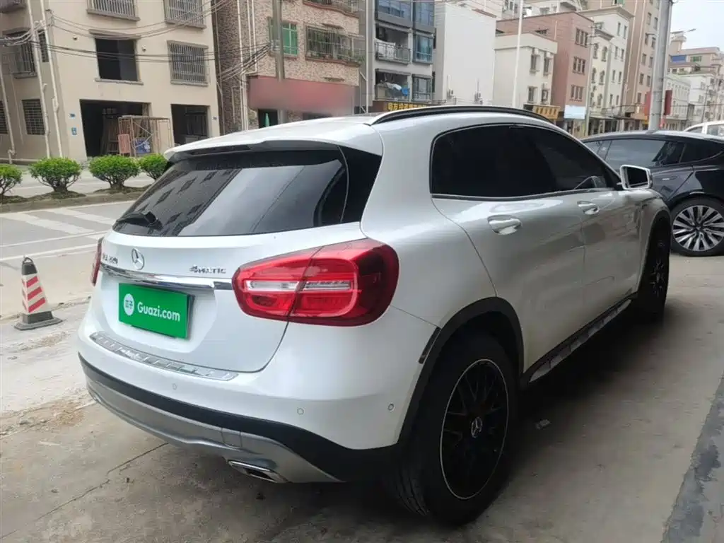 Mercedes-Benz GLA 2016 GLA 220 4MATIC Fashion фото 7