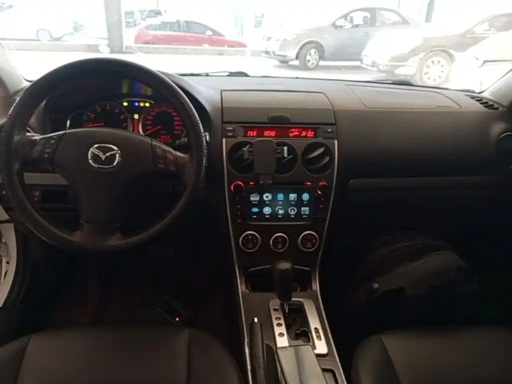 Фото 10 - Mazda 6