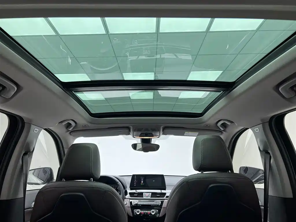 BMW X1 2022 sDrive20Li Premium фото 12