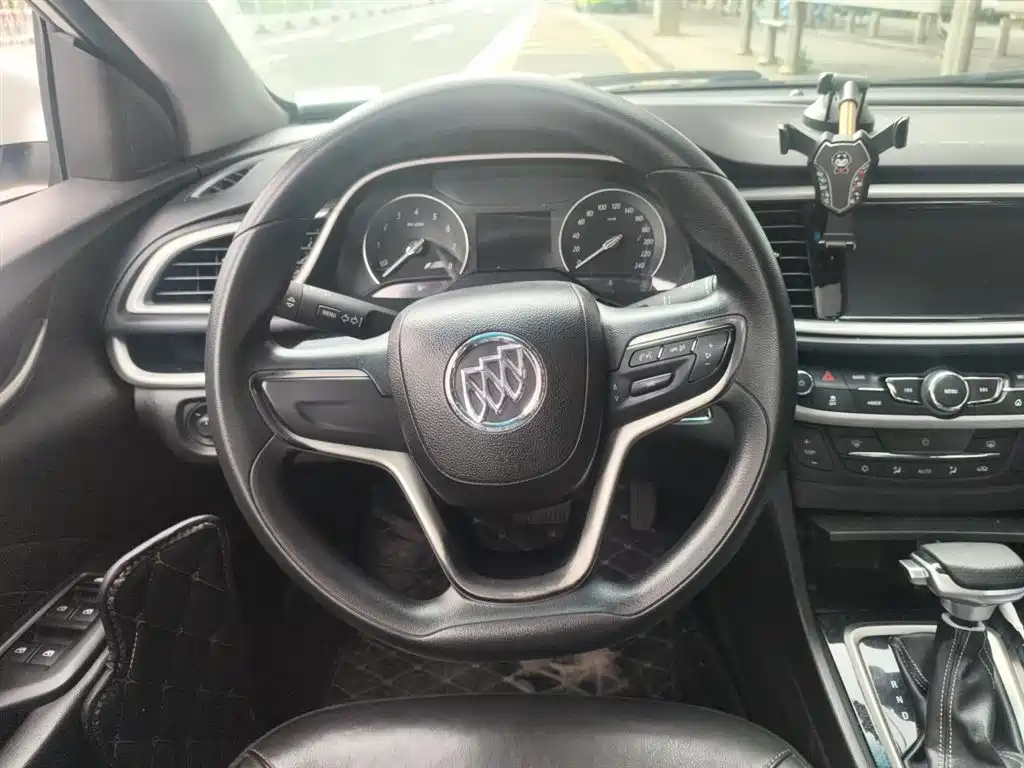 Buick Excelle 2016 Model 15N Automatic Luxury фото 3
